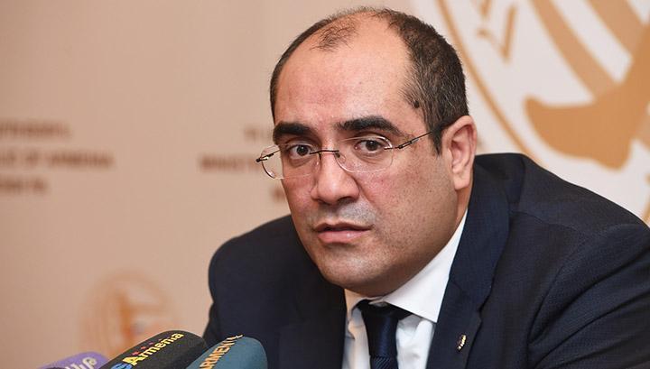 Կառավարությունն՝ իրավիճակը փրկելու փոխարեն, զբաղված է ընդդիմության դեմ «պատերազմով». Հրաչյա Ռոստոմյան