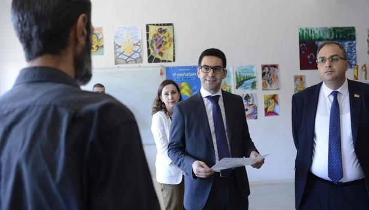 Արդարադատության նախարարը հանդիպել է ցմահ դատապարտյալներին