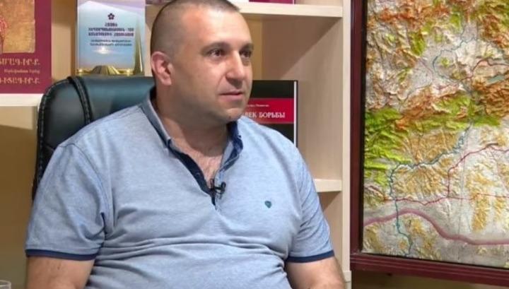 Փաշինյանի ընտանիքը երևի մտածում է՝ հայրիկը հայոց թագավորն է․ կարծիք