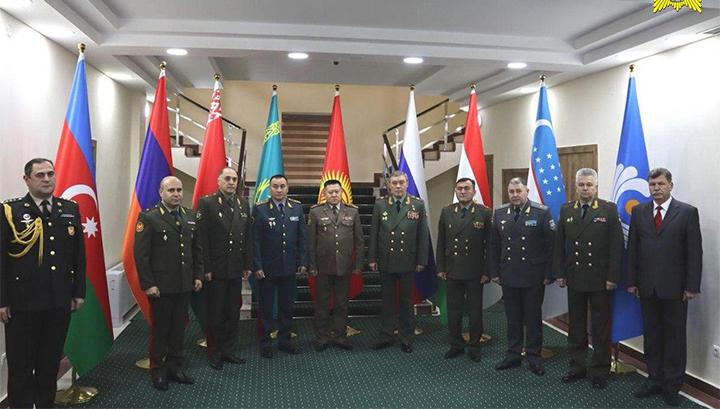 Ադրբեջանցի գեներալը վախենում է կանգնել հայ գեներալի կողքին