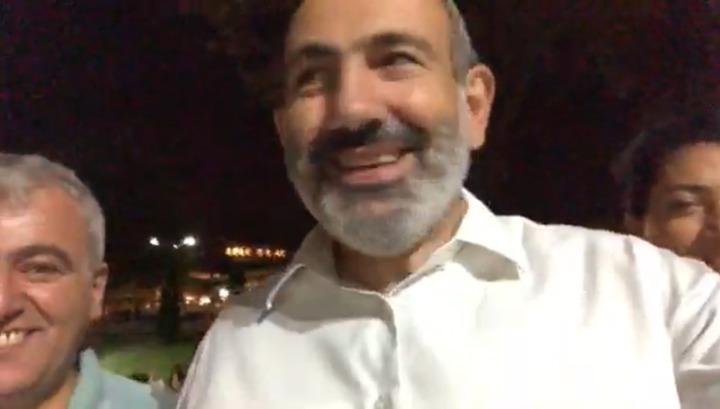 Վարչապետի զանգով Հայկ Մարությանը բացել է Կարապի լճի կղզու դռնակը