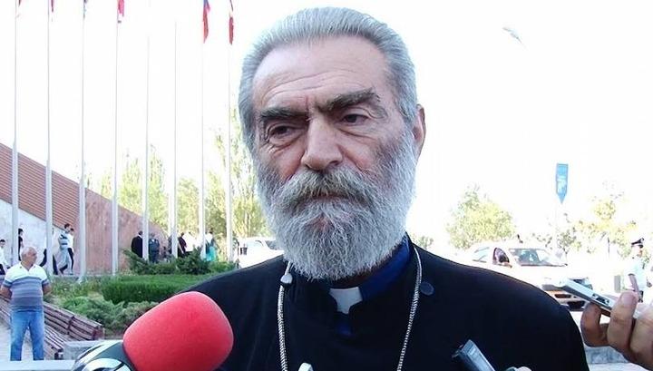 Արցախի թեմի առաջնորդը շնորհավորել է Ռոբերտ Քոչարյանին