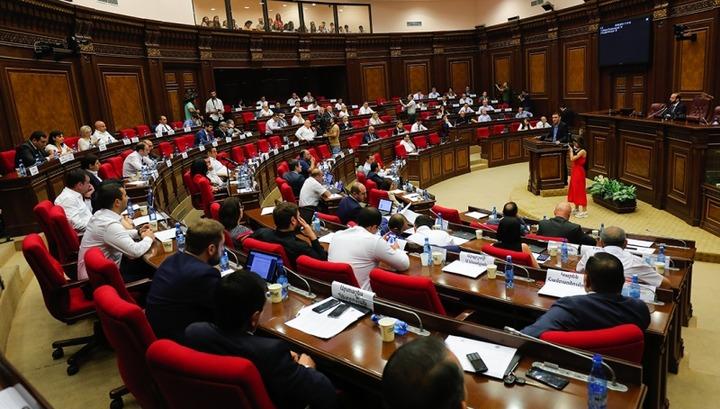 Օրենսդրական վտանգները և խայտառակ օրինագծերը․ «Հրապարակ»