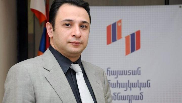 Վանեցյանը պետք է հրապարակի այն ամենը ինչը պատճառ է դարձել իր հրաժարականի համար. Արա Վարդանյան