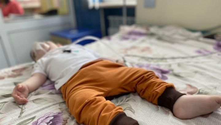 Ծայրահեղ ծանր վիճակում գտնվող փոքրիկը Արցախից խաղաղապահների ուղղաթիռով տեղափոխվել է Հայաստան