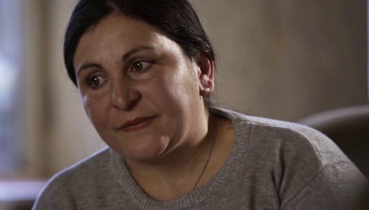 Չեմ փոշմանել, պիտի գլխին կպած լիներ. Փաշինյանի ուղղությամբ անձրանոց նետած կին