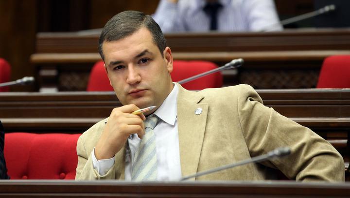 Ուրիխանյանն առաջարկում է պատգամավորների ծախսերից ամսական 50 հազարական դրամները փոխանցել 1000 դրամների հիմնադրամին