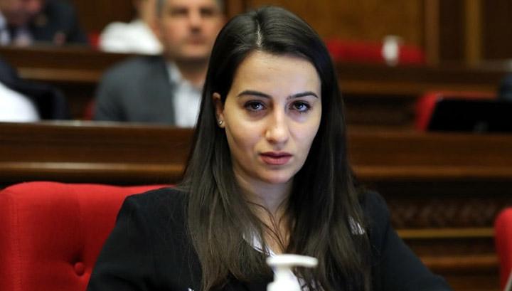 Շարունակեք համակերպվել և կստանաք նվեր` իրական ռեպրեսիաների տեսքով․ Աննա Կոստանյան