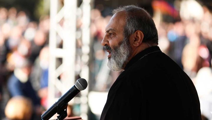 Պետական ապարատը ձեր սեփականությունը չէ․ «Հրապարակ»