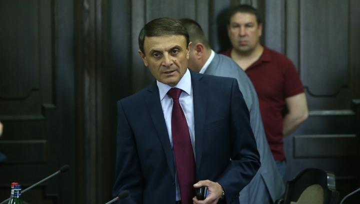 Վալերի Օսիպյանը, աշխատանքի չանցած, արձակուրդ է մեկնել․ Aysor.am