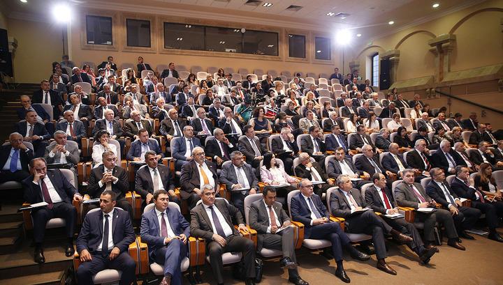 Բա դուք ինչի՞ համար եք․ Փաշինյանը դժգոհ է դեսպաններից․ «Փաստ»