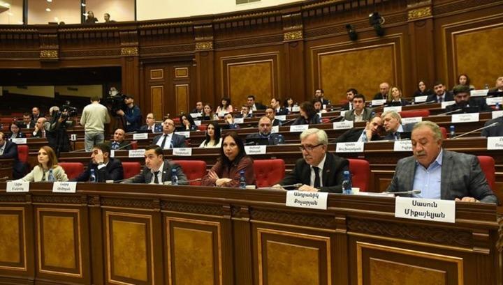 «Իմ քայ­լում» բա­ժա­նում­նե­րն ա­ռա­վել նշ­մա­րե­լի են դառնում․ «Իրատես»