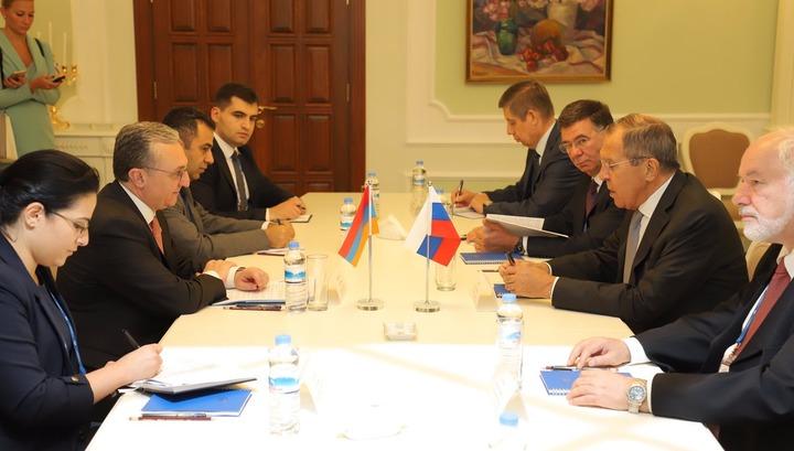 Մնացականյանն Աշխաբադում հանդիպել է Լավրովին