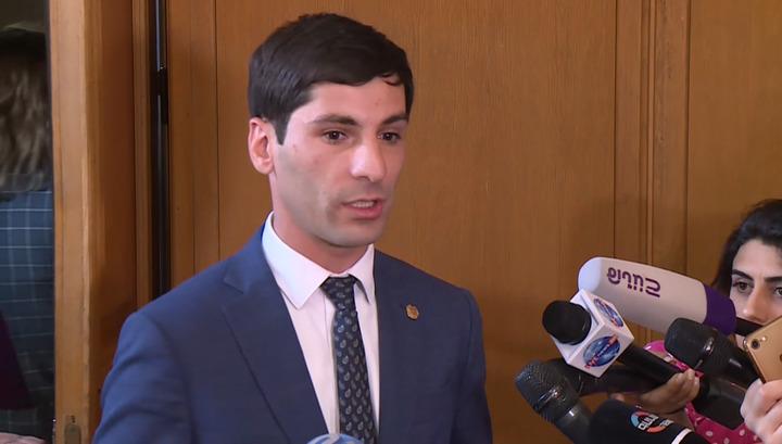 Գարիկ Սարգսյանը խոստովանությունները՝ հերթական սայթաքումի տակ․ «Իրատես»