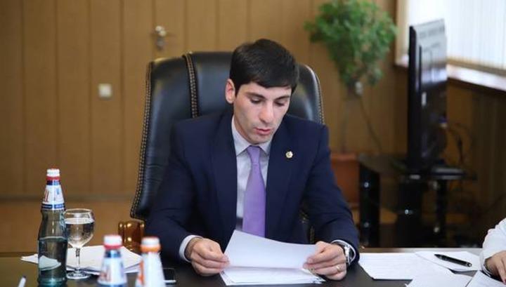 Նախկին համայնքապետը դատի է տվել Արարատի մարզպետին․ «Հրապարակ»