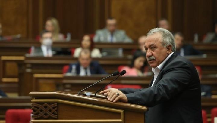 Սասուն Միքայելյանն առաջարկում է Սուրբ Գեղարդը պտտել ՀՀ տարածքով