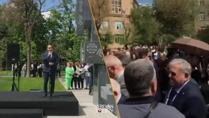 Հուշարձանի բացման արարողության մասնակիցները սուլել են Ավինյանին և վանկարկել «դավաճան»
