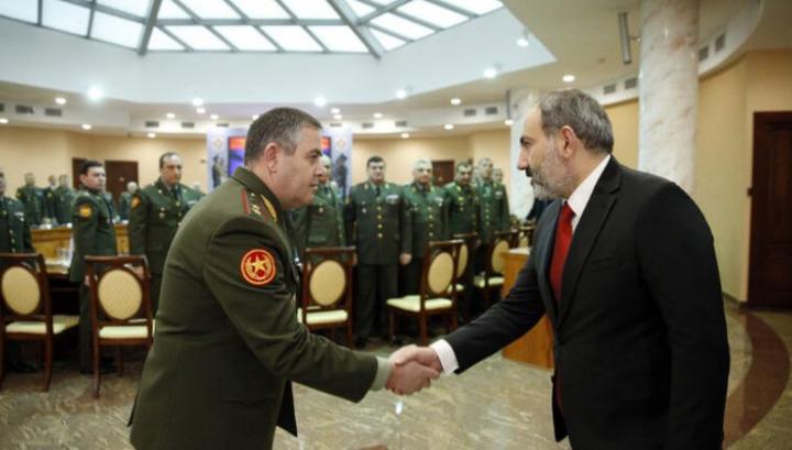 Ինչպես պատերազմից առաջ, այնպես էլ հիմա շարունակում են քանդել բանակը. «Փաստ»