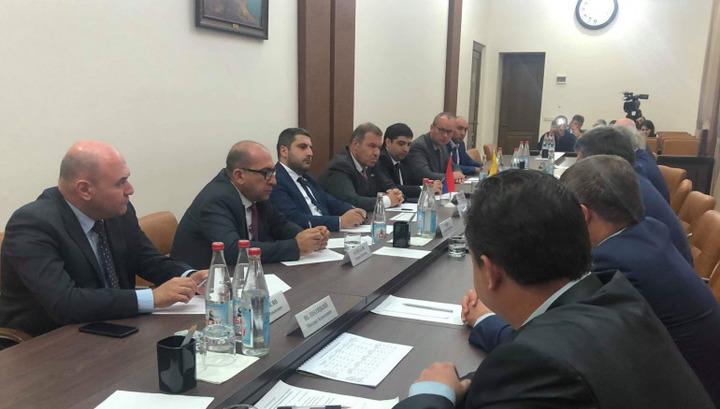 Պատգամավորներն այցելել են Վերին Լարս և Վլադիկավկազ