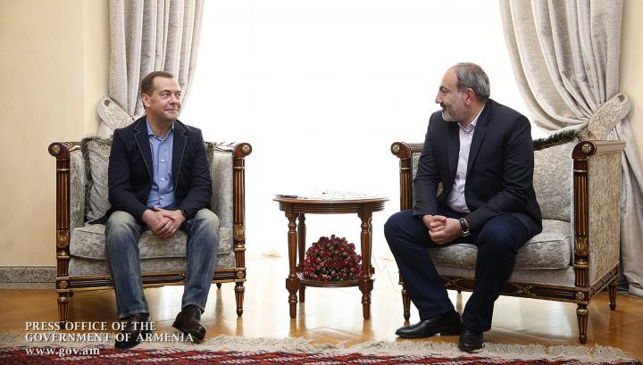 Մեդվեդևը և Փաշինյանը հեռախոսազրույց են ունեցել