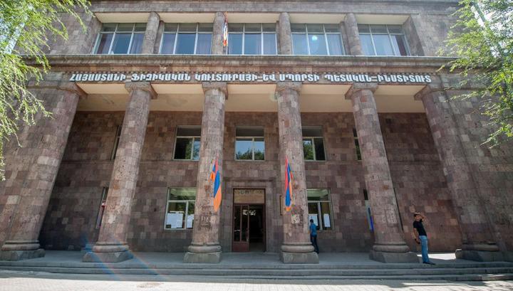 Ֆիզկուլտ ինստիտուտում ուսանողը ծեծի է ենթարկել ամբիոնի վարիչին. shamshyan.com