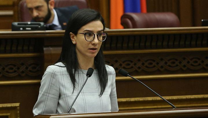 Ինչու հրաժարական ներկայացրեց «անցումային» փոխնախարարը. «Իրավունք»