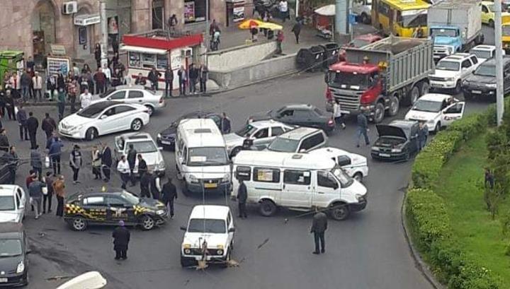 Իշխանությունը կռվարար կանանց և տղամարդկանց հավաք է կազմակերպում․ «Ժողովուրդ»