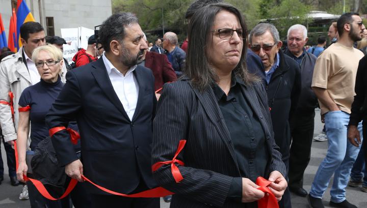 Նիկոլը հատել է կարմիր գծերը․ «5165»-ի կարմիր ժապավեններով ակցիան