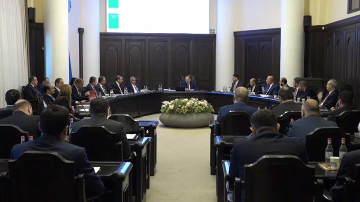 Կառավարությունը պետական գույքը կօտարի դասական աճուրդով