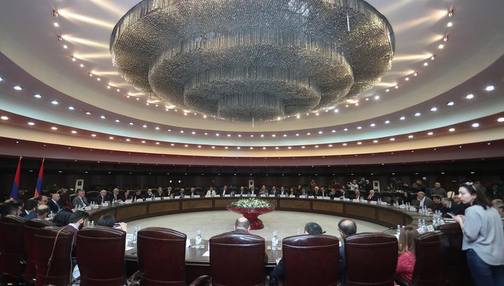 Կոնտրաստներ, որոնք հունից հանեցին իշխանական թիմին․ 7or.am