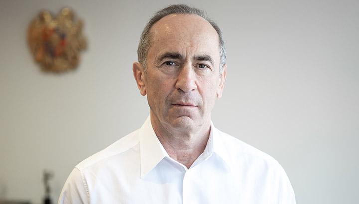 1998-ին բնակչության զգալի մասը պահանջում էր նստացնել Տեր-Պետրոսյանին. Ռոբերտ Քոչարյան