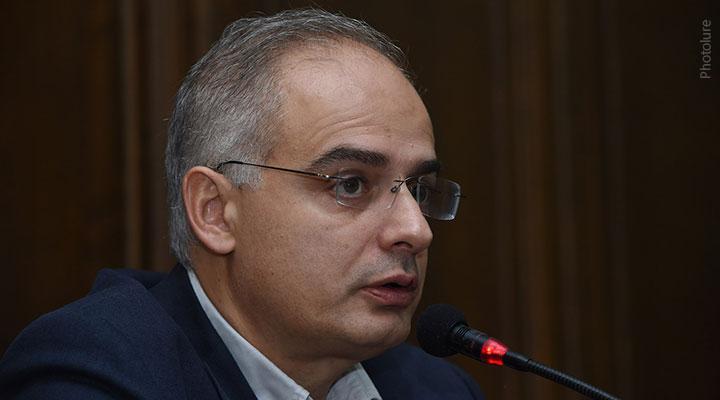 Փաշինյանն ուզում է վերադարձնել Տեր-Պետրոսյանի ֆորմատը․ Լևոն Զուրաբյան․ 168.am