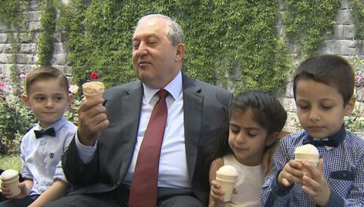 Պաղպաղակ բաժանող մի պապիկ էլ կար՝ առանց հայկական անձնագիր. Ոսկան Սարգսյան