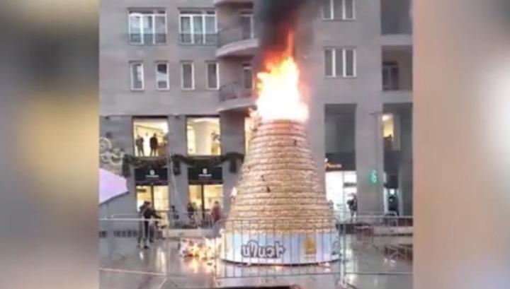 Հյուսիսային պողոտայում տոնածառ է այրվել