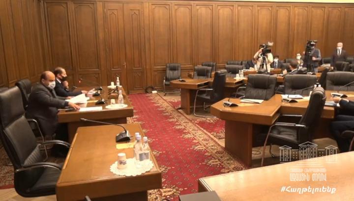 Ֆինանսների, էկոնոմիկայի, շրջակա միջավայրի նախարարներն Ազգային ժողովում են․ ՈւՂԻՂ