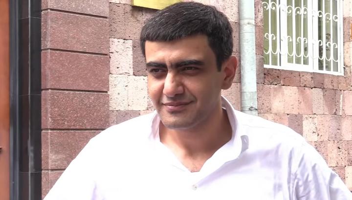 Կապիկ են, կապիկներից ուրիշ ինչ կարելի է սպասել․ Առուշ Առուշանյան