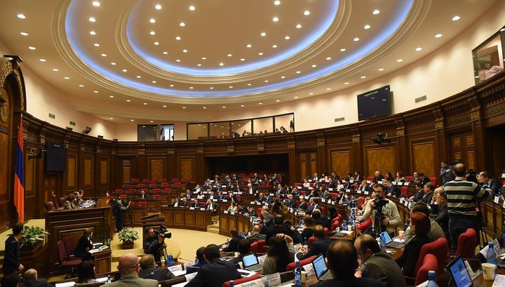 ԱԺ-ն քննարկում է արտակարգ դրության հարցը․ ՈւՂԻՂ