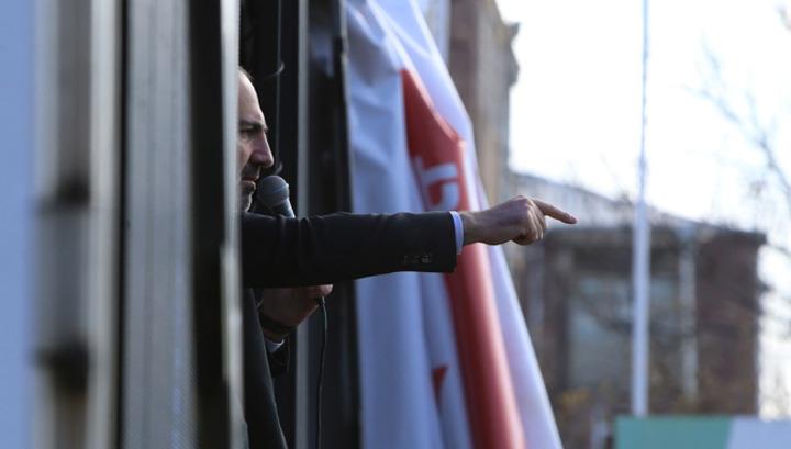 Մի հատ ձեր «թավշյա» ենթամշակուՏակումները նայեք, նոր խոսեք. 7or.am