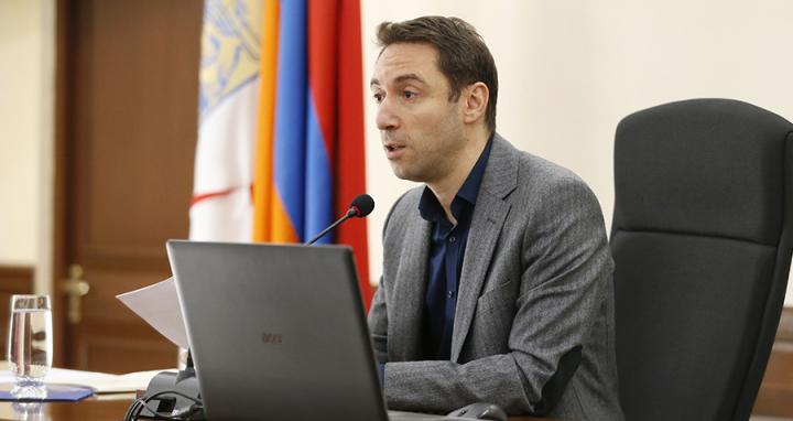 Հայկ Մարությանը ընկերոջ աշխատասենյակն է նորոգում. «Հրապարակ»