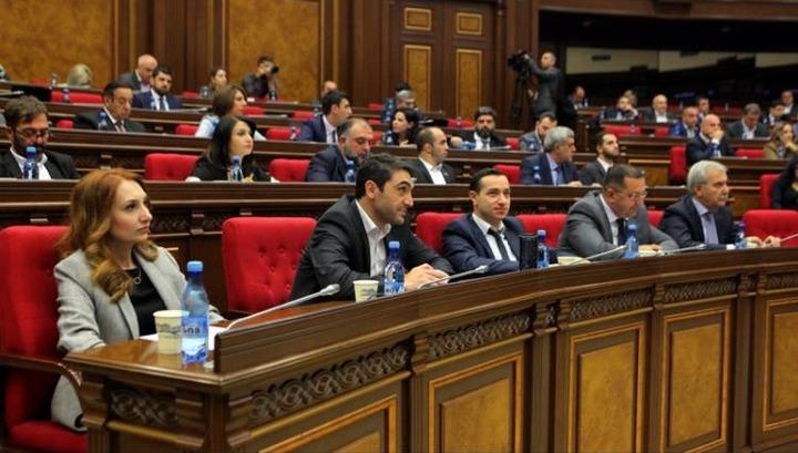 Իշխանական դահիճները «կգլխատեն» ՀՀ Սահմանադրությունը․ «Հրապարակ»