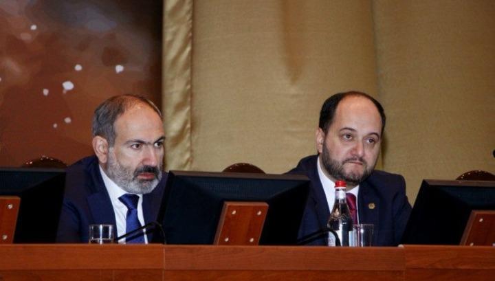 Արայիկ Հարությունյանը հրաժարականի դիմում է գրել․ Փաշինյանը փոշմանել է․ Politik