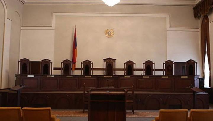 Մեկ տարուց ավելի է՝ ընդդիմությունը հայց է ներկայացրել ՍԴ, սակայն երեկ հերթական անգամ այն չի քննվել․ «Հրապարակ»