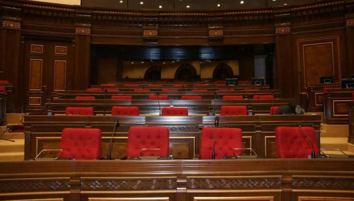 Ճի՞շտ է ընդդիմության կողմից մանդատները վերցնելը․ «Փաստ»