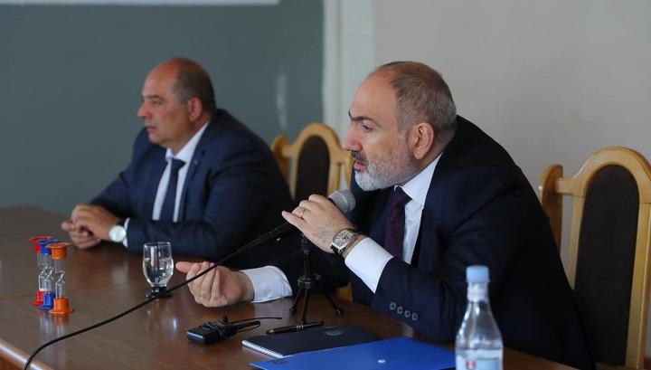 Տրագիկոմեդիա, որտեղ բեմադրվում է հայրենիքի դավաճանական հանձնման հերթական սցենարը... Վահե Սարգսյան