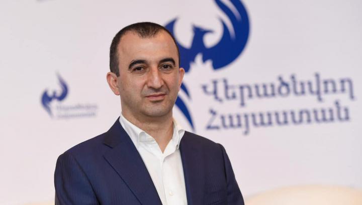 Մխիթար Զաքարյանը վայր է դնում պատգամավորական մանդատը