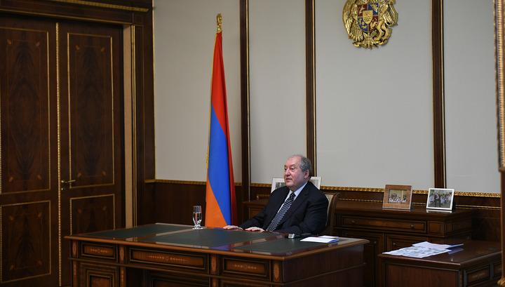 Արմեն Սարգսյանը շարունակում է քննարկումները կորոնավիրուսի համավարակի դեմ պայքարի շուրջ