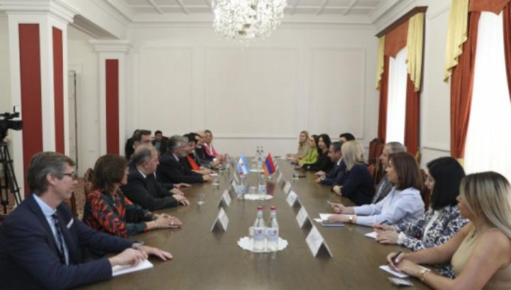 Իշխան Սաղաթելյանը Արգենտինայի Սենատի և Պատգամավորների պալատի անդամների հետ քննարկել է Արցախի հիմնախնդրին առնչվող հարցեր