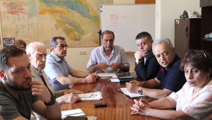 Մասնագետները պնդում են՝  ջրբացթողումների հետևանքով Սևանա լճի մակարդակը շարունակելու է իջնել