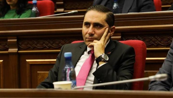 Ալիևը Բաքվում հրճվանքով բացեց մի ցուցահանդես, որով կրկին պատասխանեց հայկական կողմի «խաղաղասիրական» պոռթկումներին. Արման Աբովյան