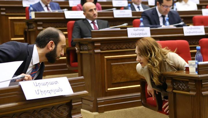 Իմքայլականները միմյանցից էին հետաքրքրվում՝ ինչ կա սահմանին․ «Ժողովուրդ»